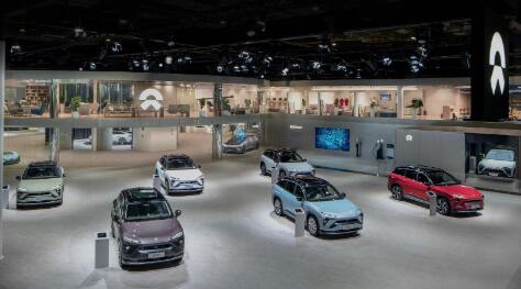 設(shè)計(jì)汽車企業(yè)展廳時(shí)如何突出汽車的主題